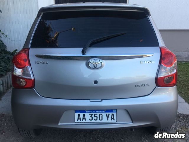 Toyota Etios Usado en Mendoza, deRuedas
