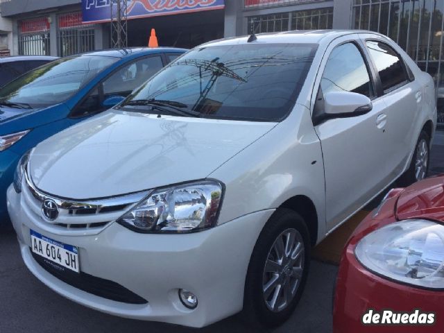 Toyota Etios Usado en Mendoza, deRuedas