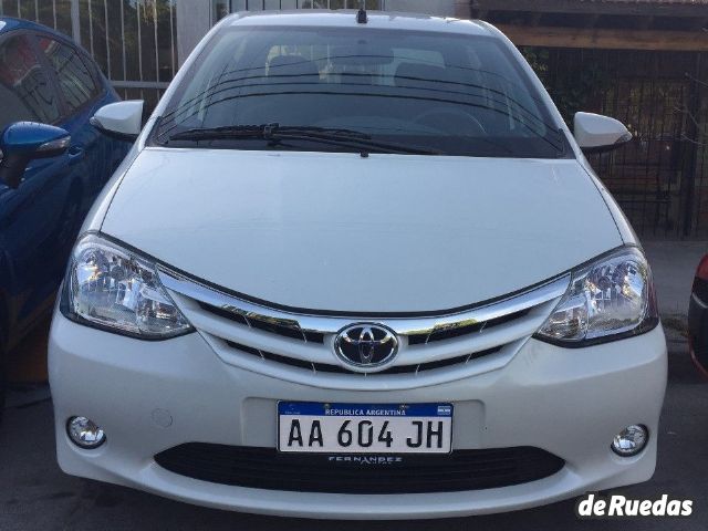 Toyota Etios Usado en Mendoza, deRuedas