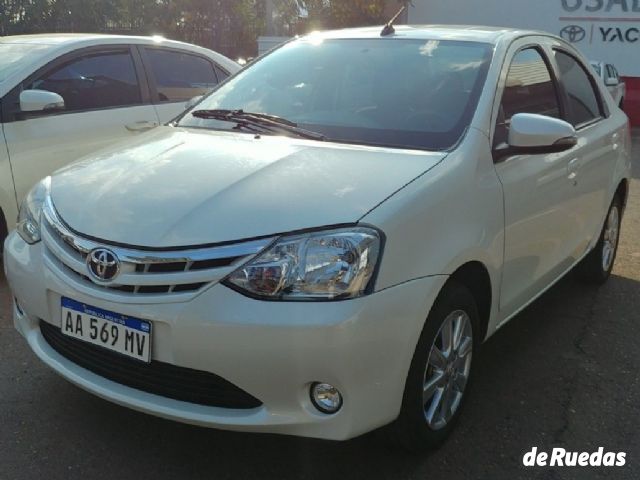 Toyota Etios Usado en Mendoza, deRuedas