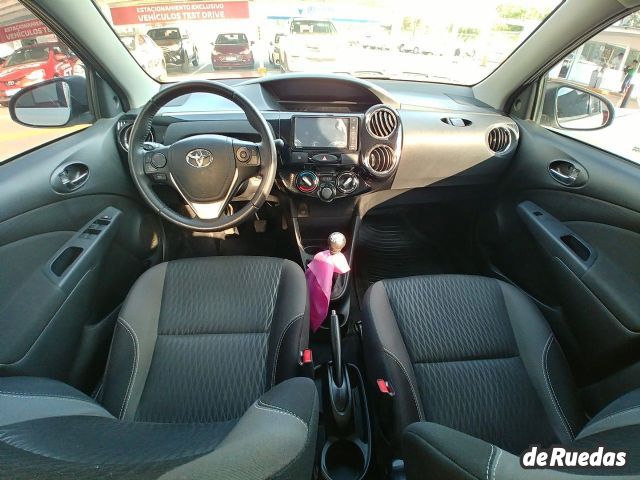 Toyota Etios Usado en Mendoza, deRuedas