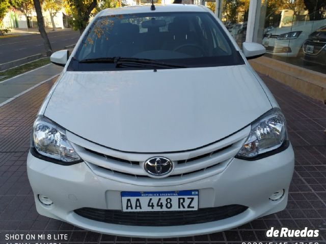 Toyota Etios Usado en Mendoza, deRuedas