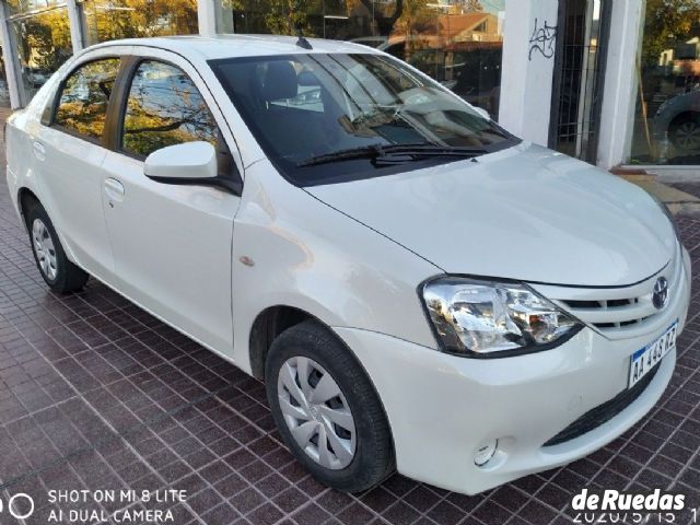 Toyota Etios Usado en Mendoza, deRuedas