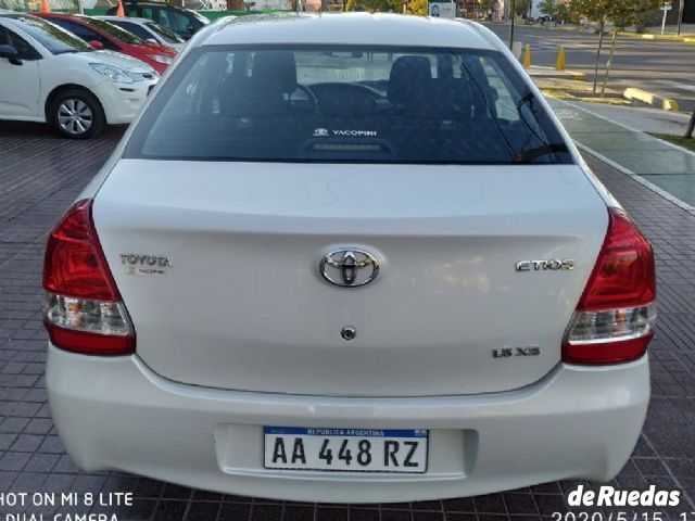 Toyota Etios Usado en Mendoza, deRuedas