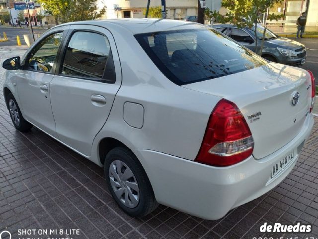 Toyota Etios Usado en Mendoza, deRuedas