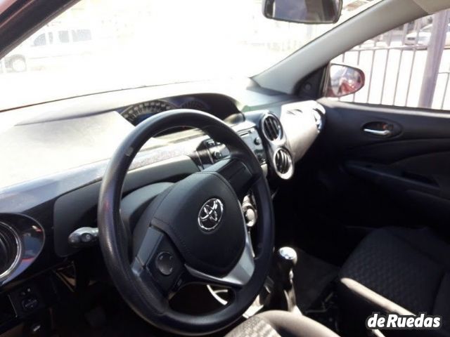 Toyota Etios Usado en Neuquén, deRuedas