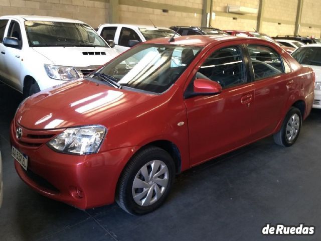 Toyota Etios Usado en Mendoza, deRuedas