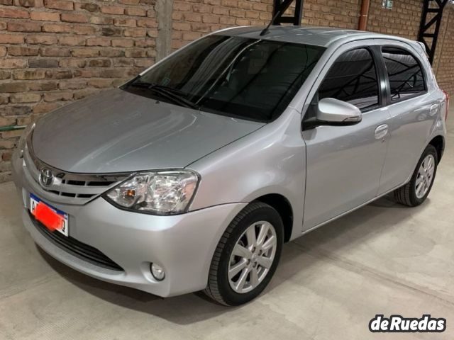 Toyota Etios Usado en Mendoza, deRuedas