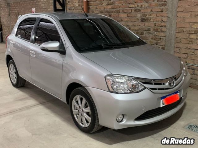 Toyota Etios Usado en Mendoza, deRuedas