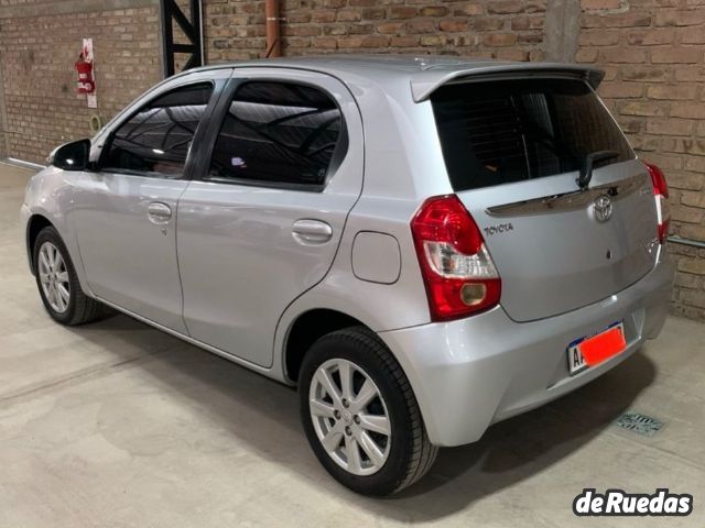 Toyota Etios Usado en Mendoza, deRuedas