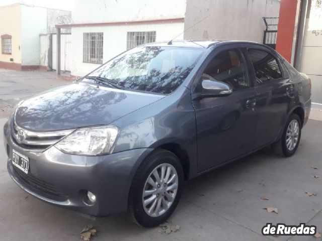 Toyota Etios Usado en Mendoza, deRuedas