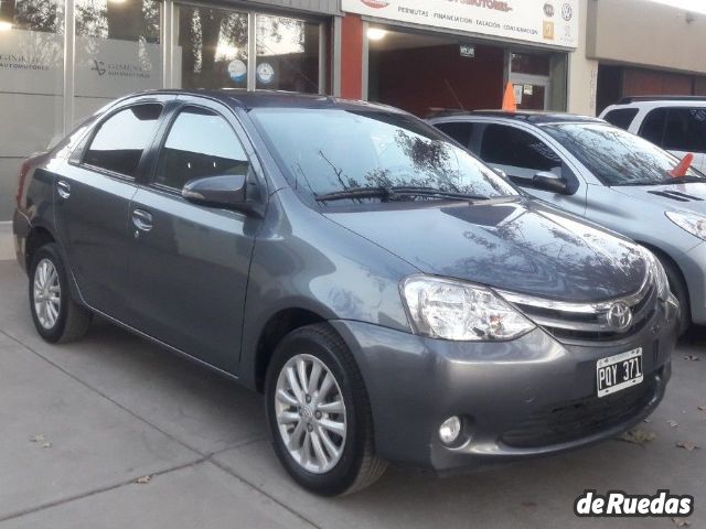 Toyota Etios Usado en Mendoza, deRuedas