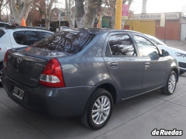 Toyota Etios Usado en Mendoza, deRuedas