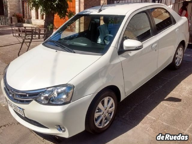 Toyota Etios Usado en Mendoza, deRuedas