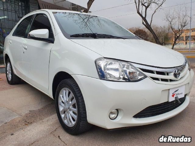 Toyota Etios Usado en Mendoza, deRuedas