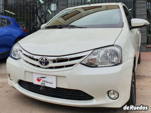 Toyota Etios Usado en Mendoza, deRuedas