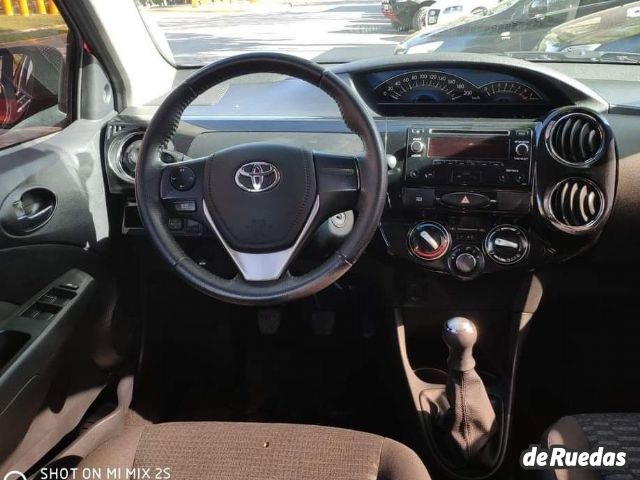 Toyota Etios Usado en Mendoza, deRuedas