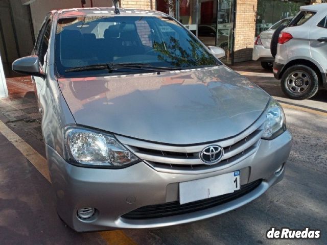 Toyota Etios Usado en Mendoza, deRuedas