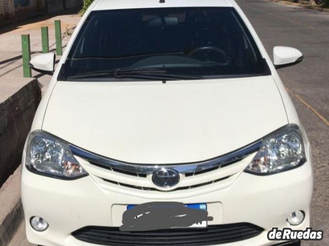 Toyota Etios Usado en Mendoza, deRuedas