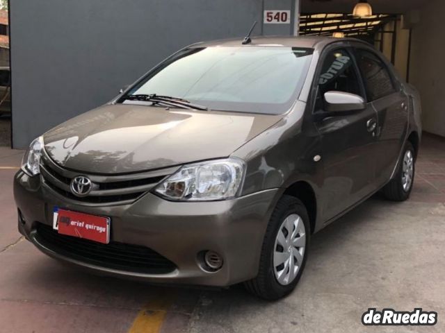 Toyota Etios Usado en Mendoza, deRuedas