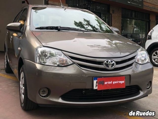 Toyota Etios Usado en Mendoza, deRuedas