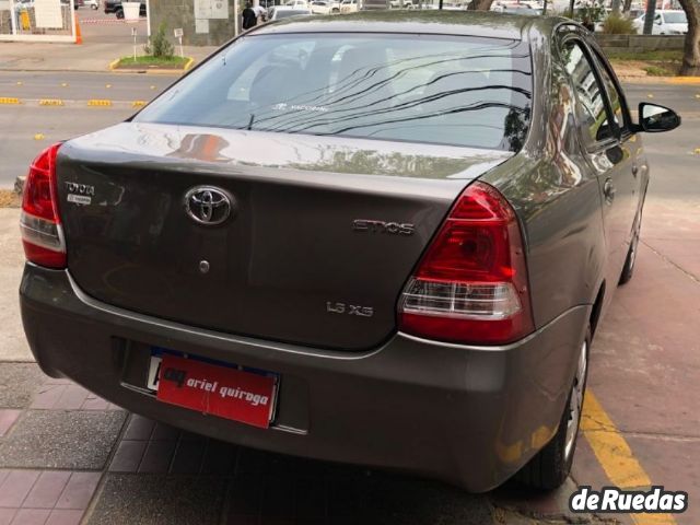 Toyota Etios Usado en Mendoza, deRuedas