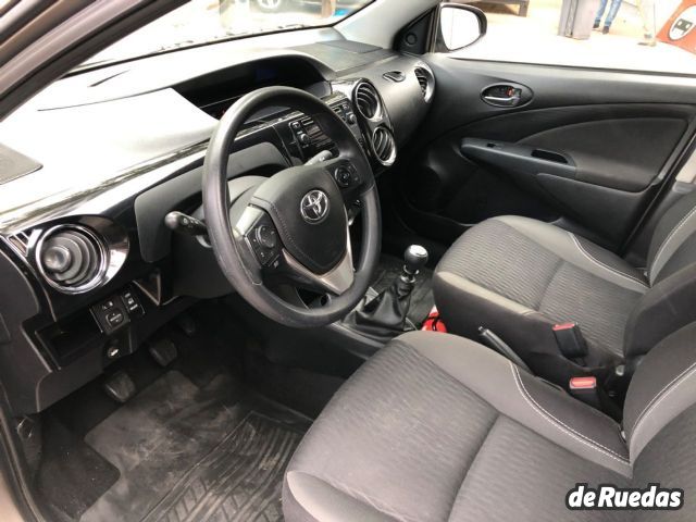 Toyota Etios Usado en Mendoza, deRuedas