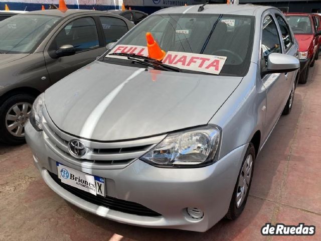 Toyota Etios Usado en Mendoza, deRuedas