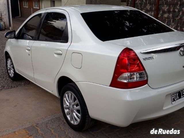 Toyota Etios Usado en Mendoza, deRuedas