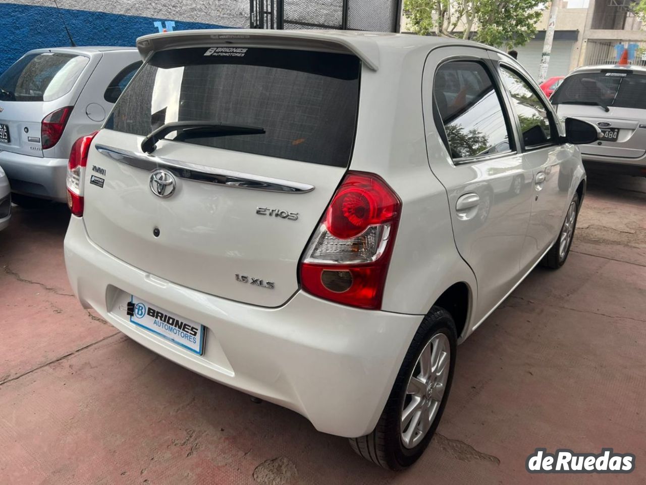 Toyota Etios Usado en Mendoza, deRuedas