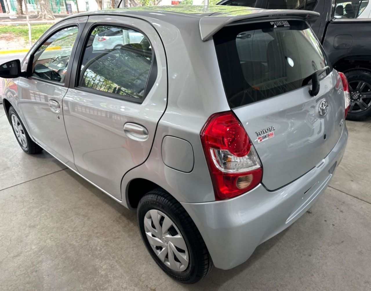 Toyota Etios Usado en Mendoza, deRuedas