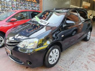 Toyota Etios Usado en Mendoza Financiado