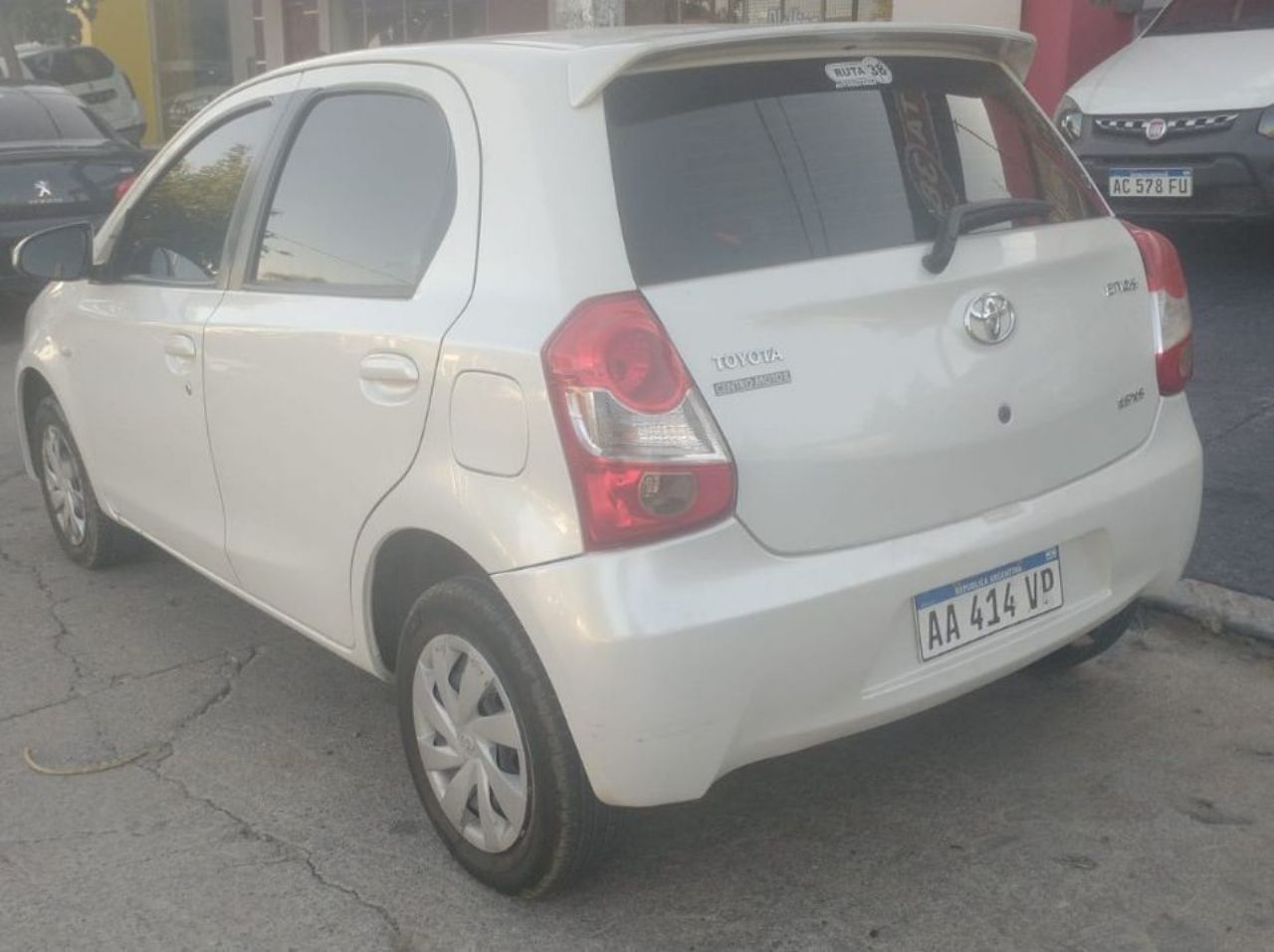 Toyota Etios Usado en Córdoba, deRuedas