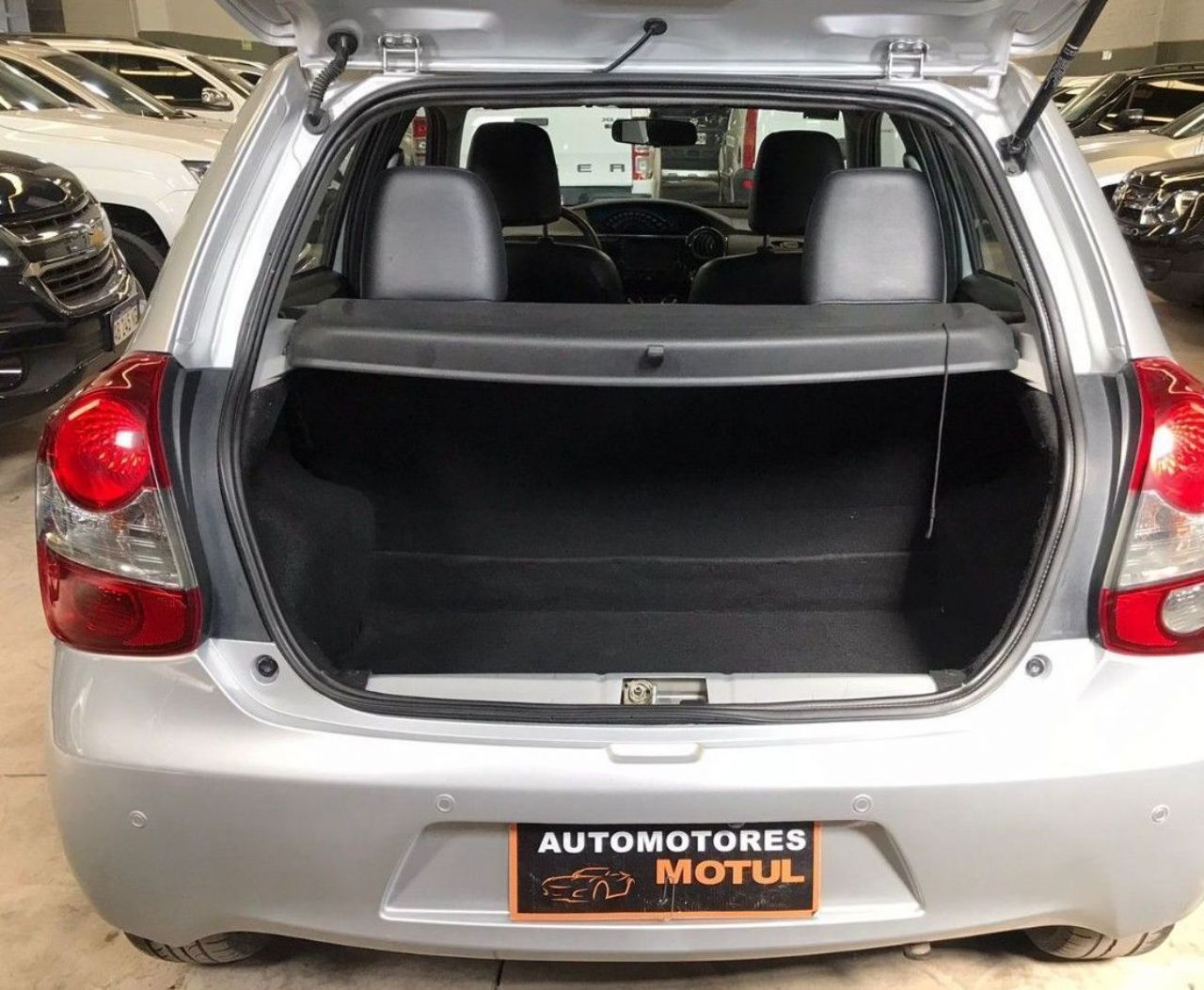 Toyota Etios Usado en Mendoza, deRuedas