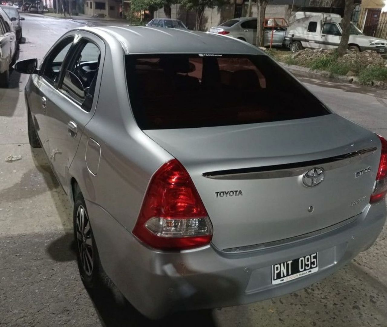 Toyota Etios Usado en Buenos Aires, deRuedas