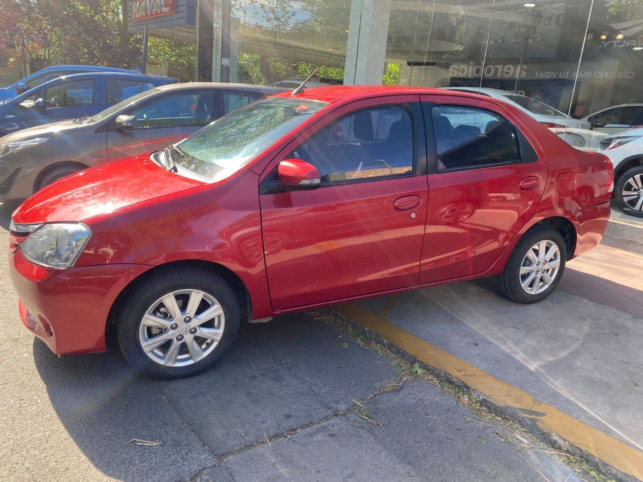 Toyota Etios Usado en Mendoza, deRuedas