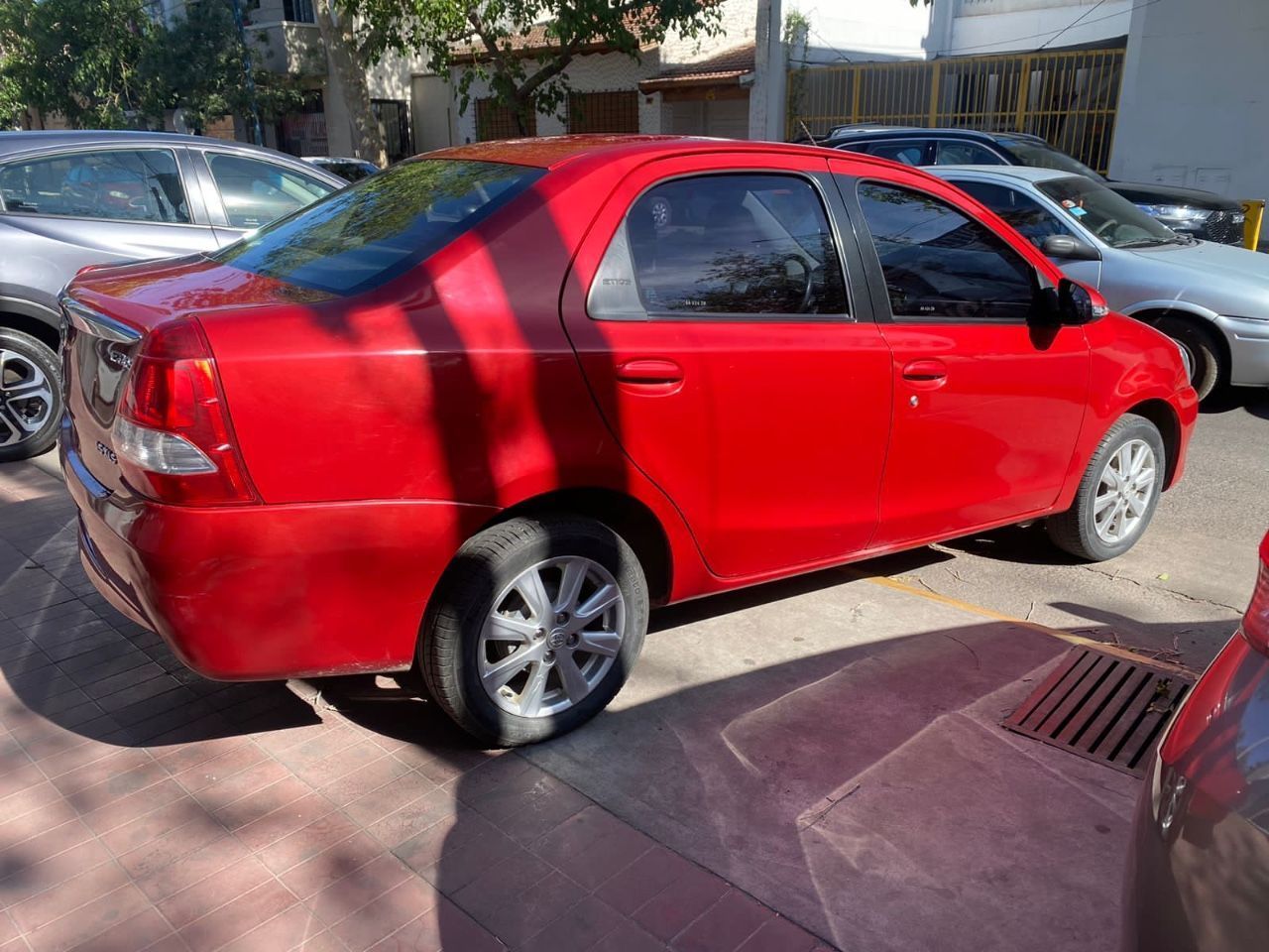 Toyota Etios Usado en Mendoza, deRuedas