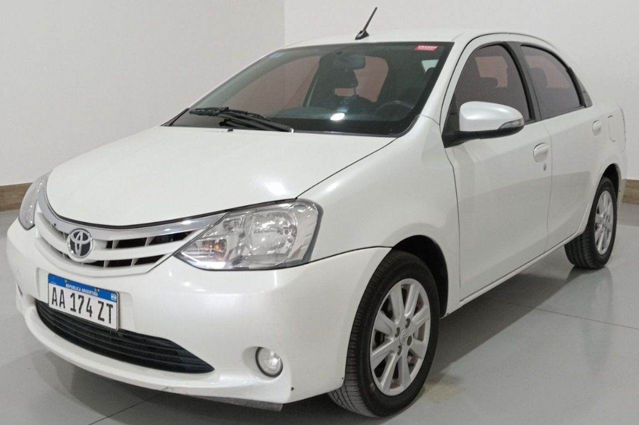 Toyota Etios Usado en Mendoza, deRuedas