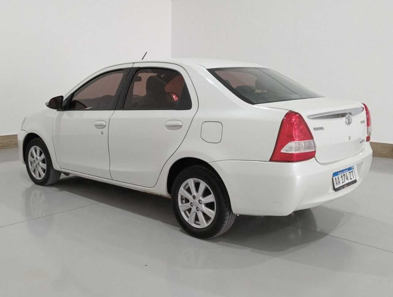 Toyota Etios Usado en Mendoza, deRuedas
