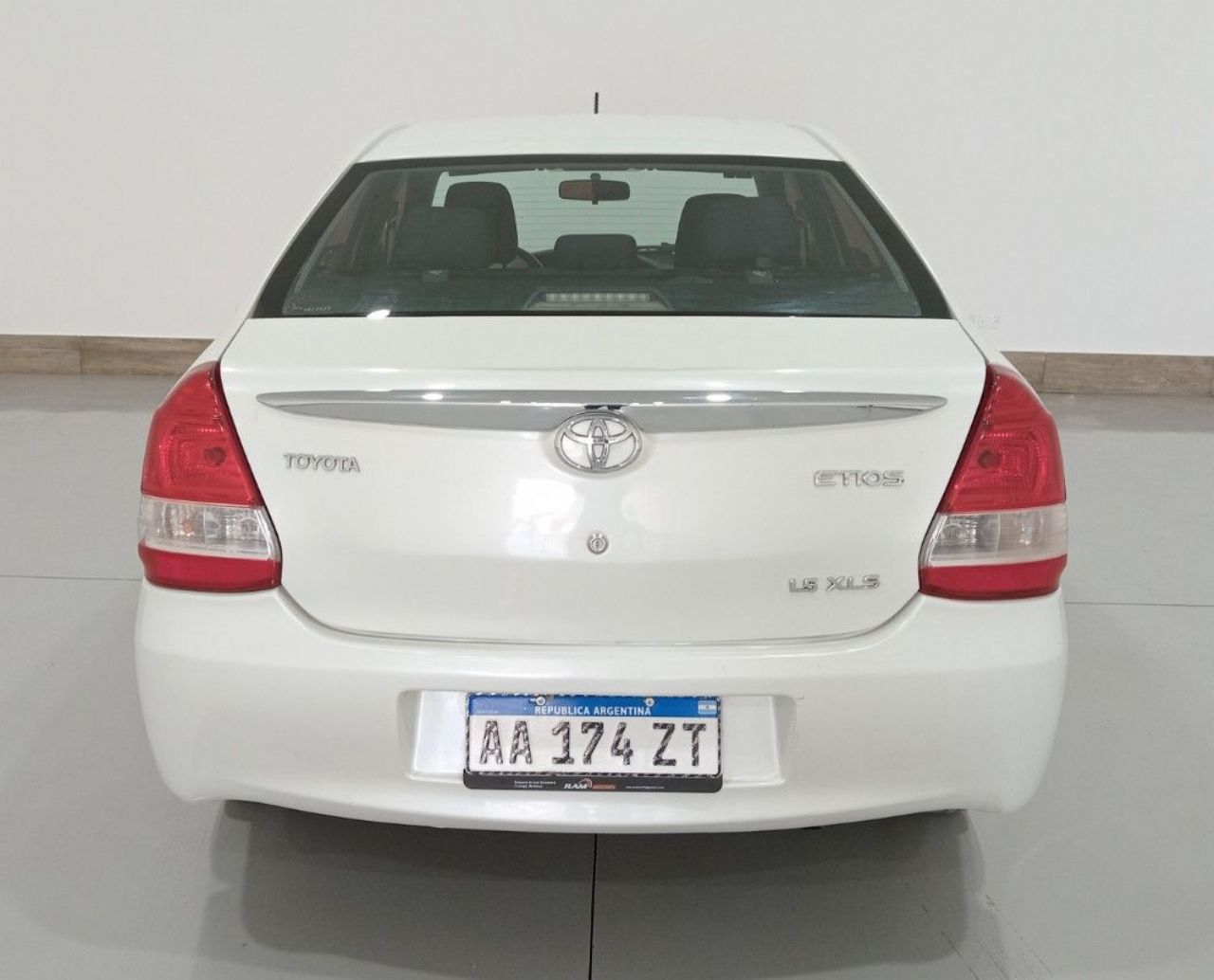 Toyota Etios Usado en Mendoza, deRuedas