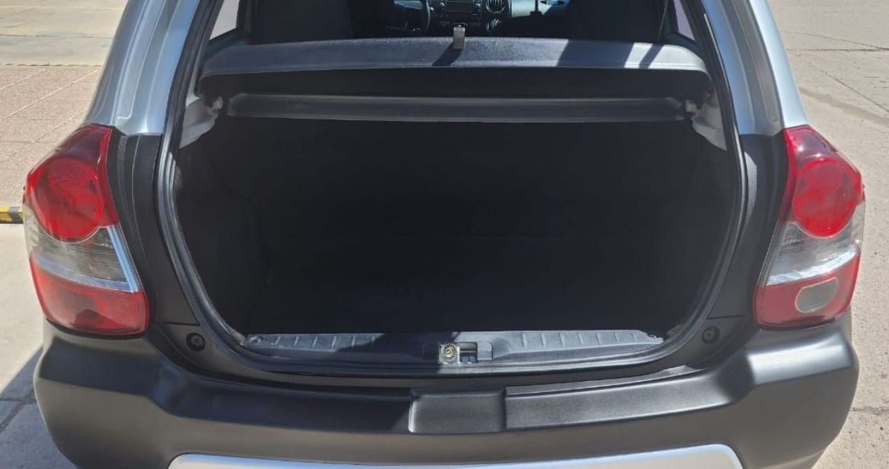 Toyota Etios Usado en Mendoza, deRuedas