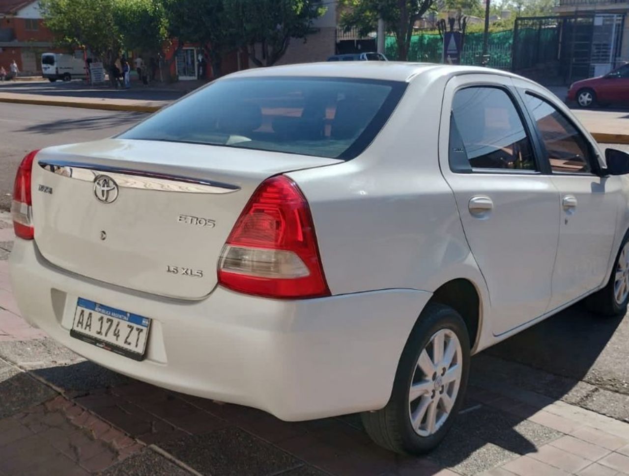 Toyota Etios Usado en Mendoza, deRuedas