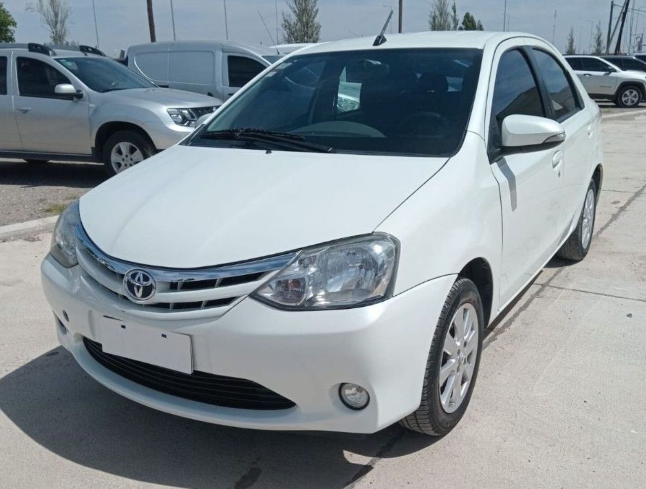 Toyota Etios Usado en Córdoba, deRuedas