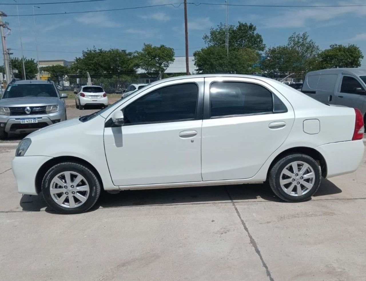 Toyota Etios Usado en Córdoba, deRuedas
