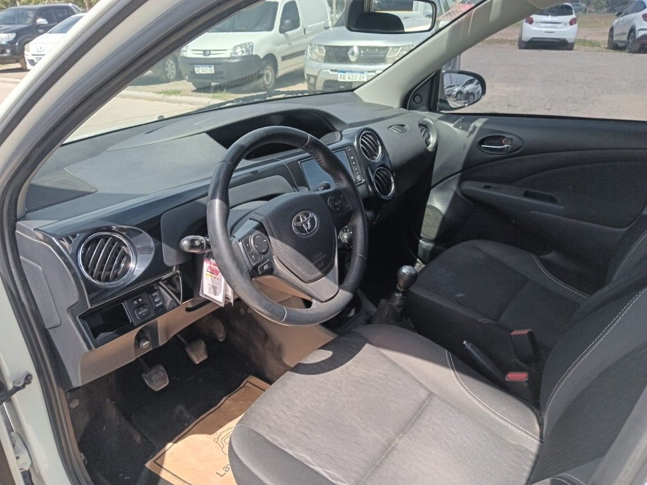 Toyota Etios Usado en Córdoba, deRuedas