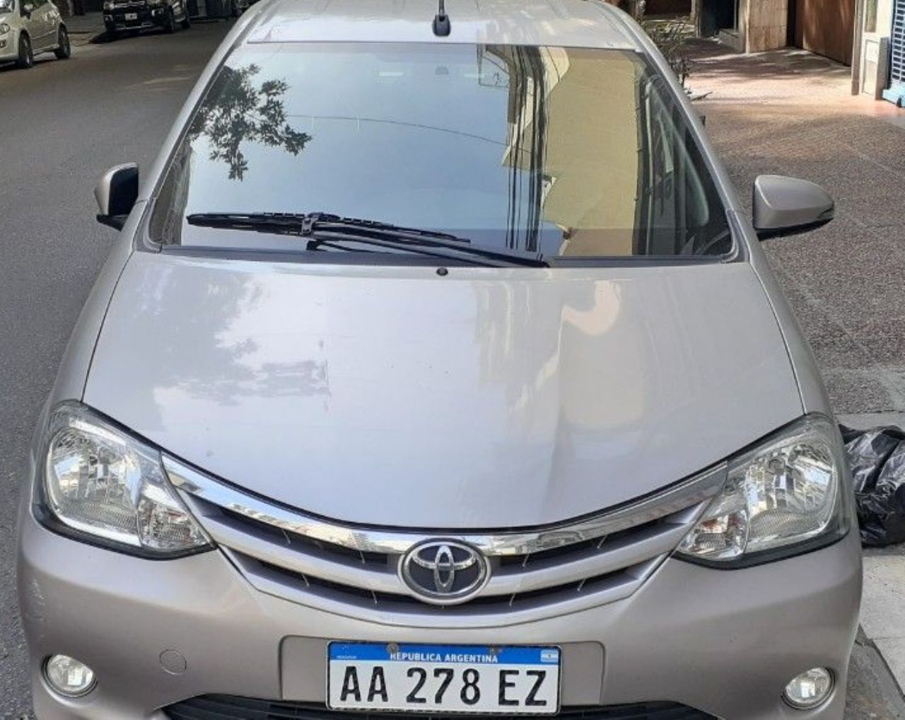 Toyota Etios Usado en Buenos Aires, deRuedas