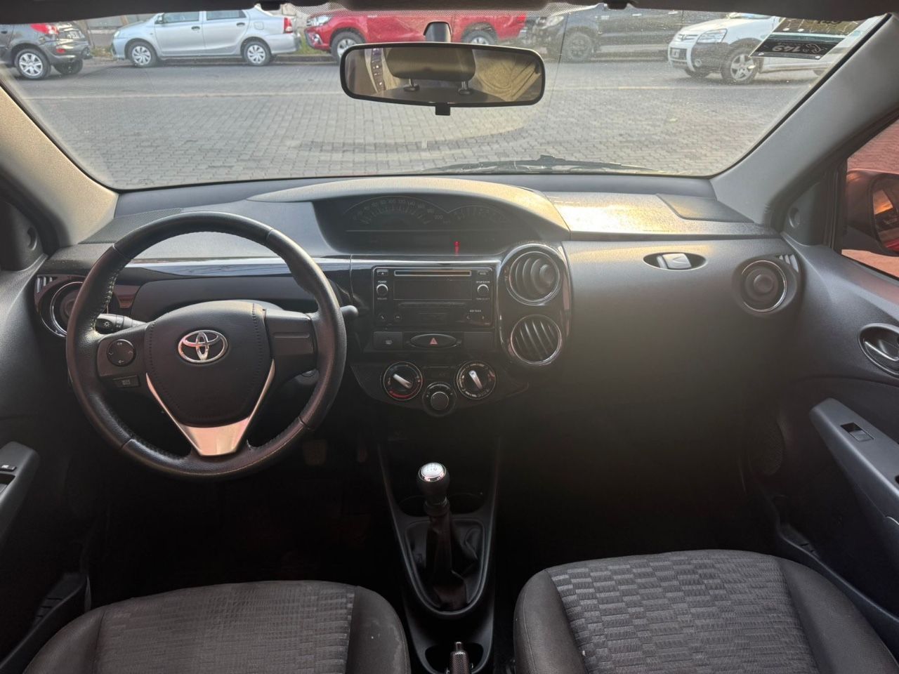 Toyota Etios Usado en Mendoza, deRuedas