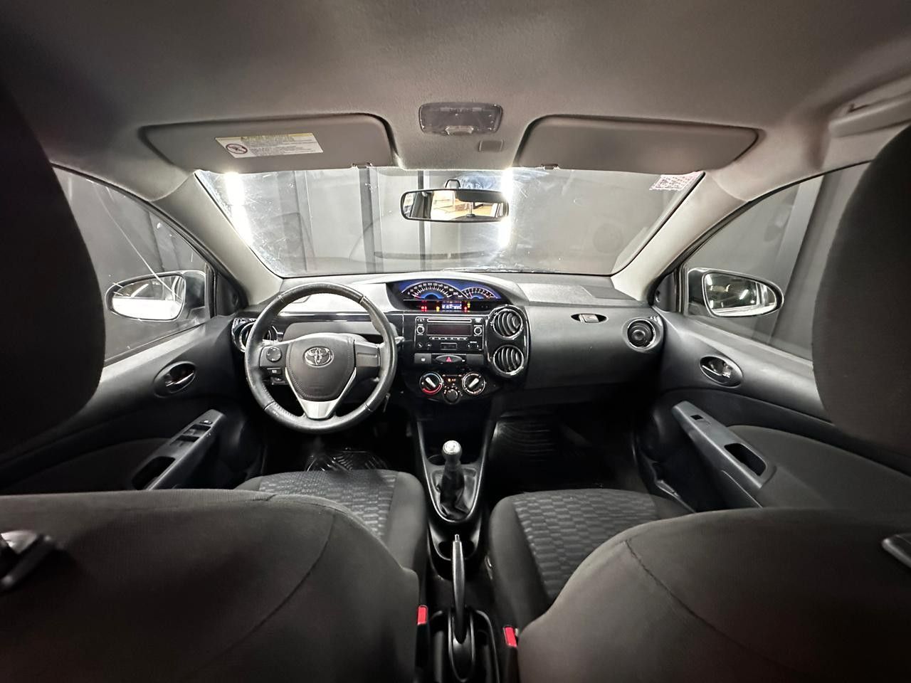 Toyota Etios Usado en Córdoba, deRuedas