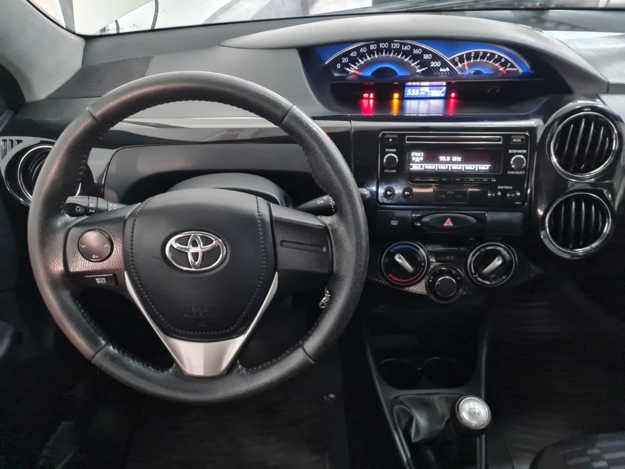 Toyota Etios Usado en Mendoza, deRuedas