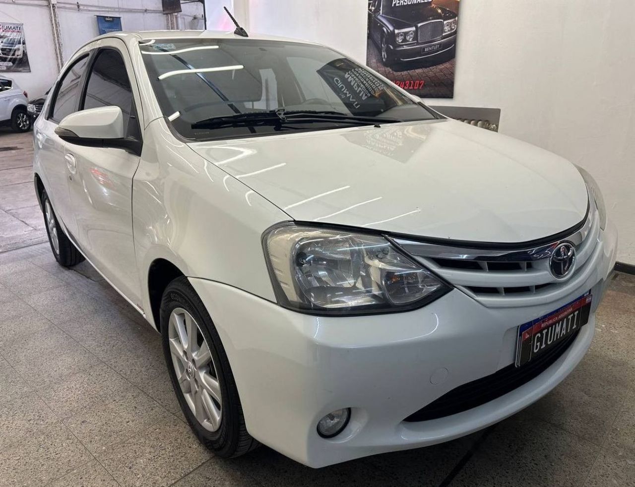 Toyota Etios Usado Financiado en Mendoza, deRuedas